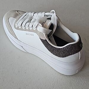 Nearly New Skechers Cordova Classic Spirit Martha Stewart White Sneakers, Size 9